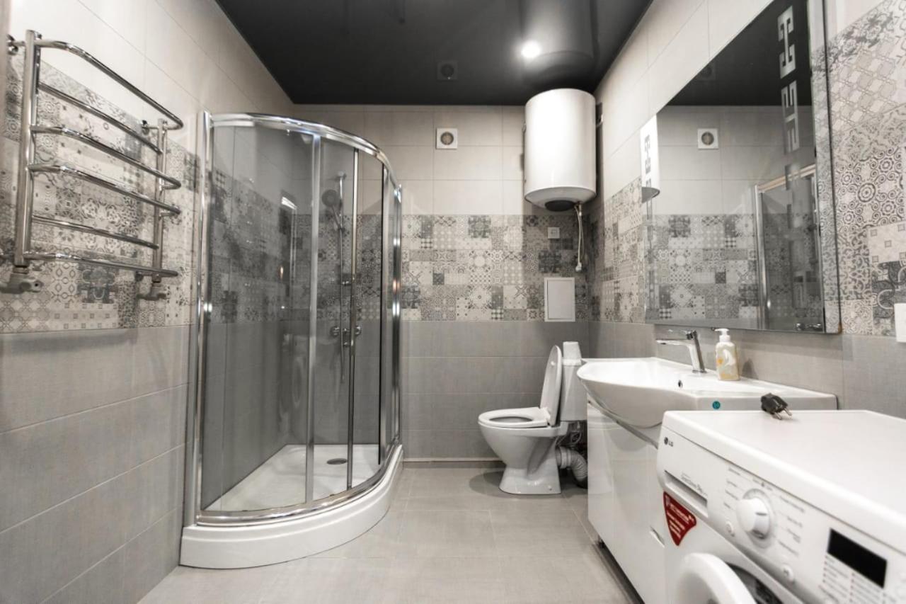 Loft Apartment On Svobody Камянске Екстериор снимка